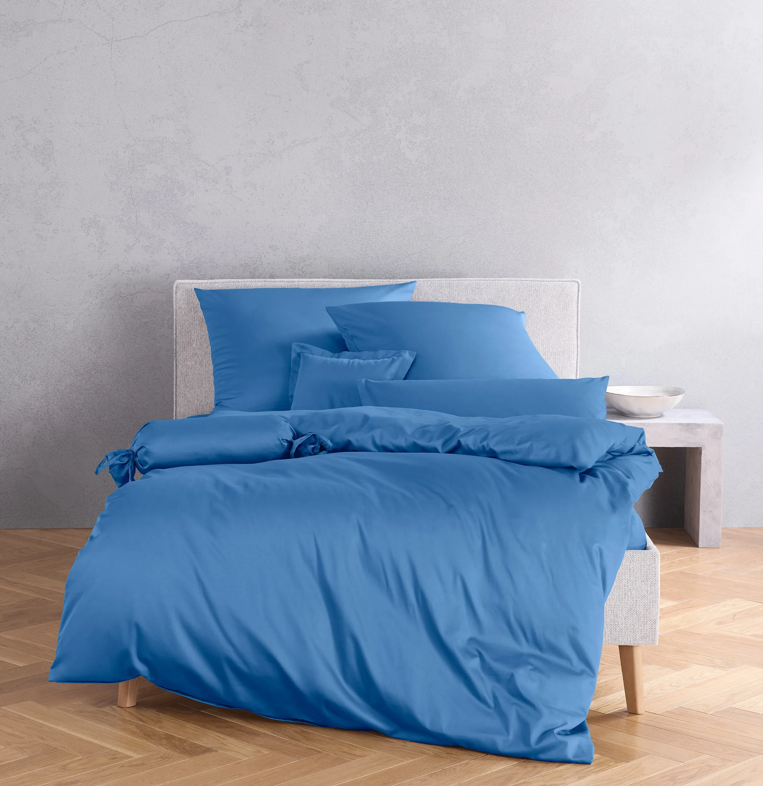 Mittelblau
