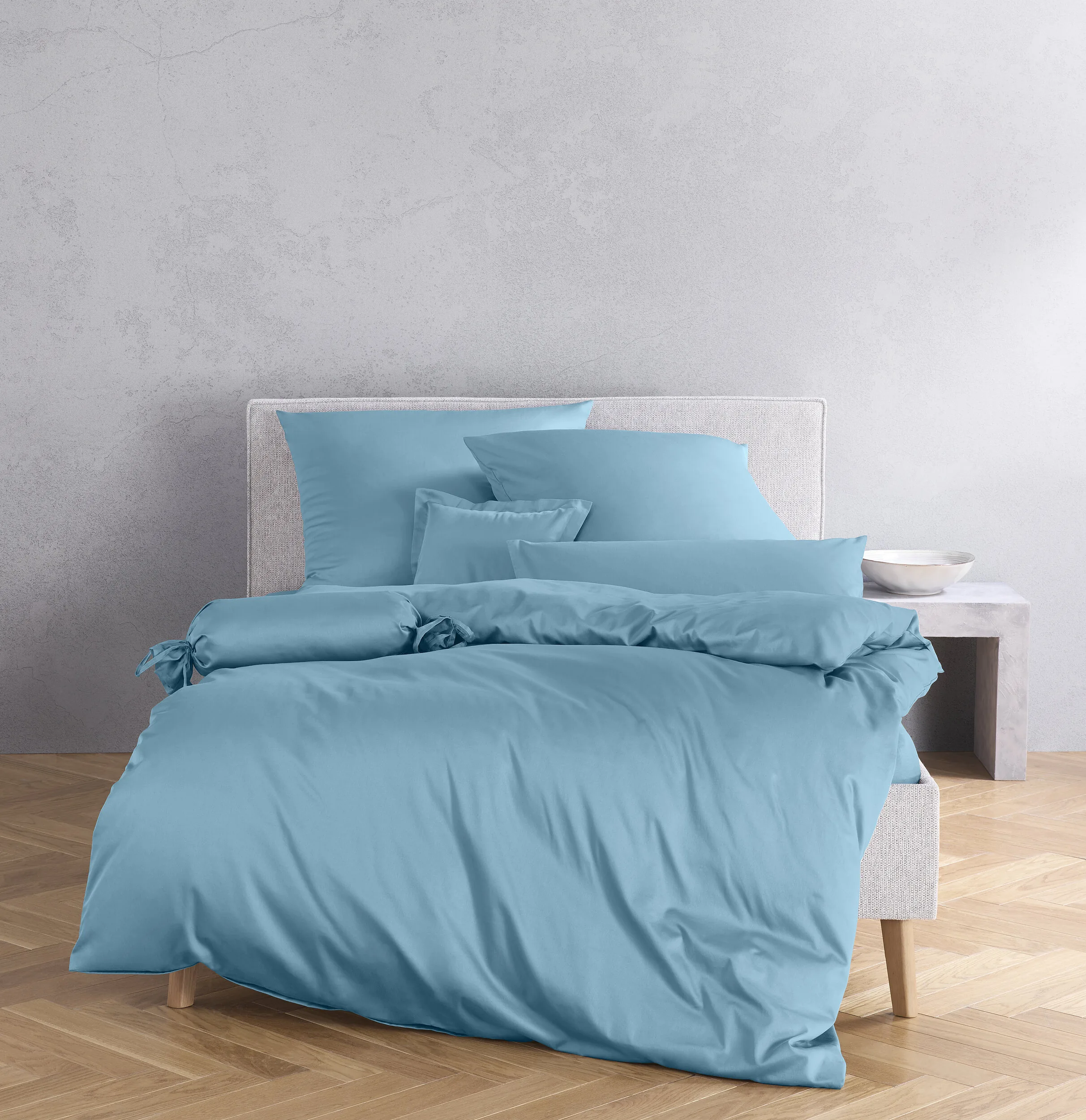 Eisblau