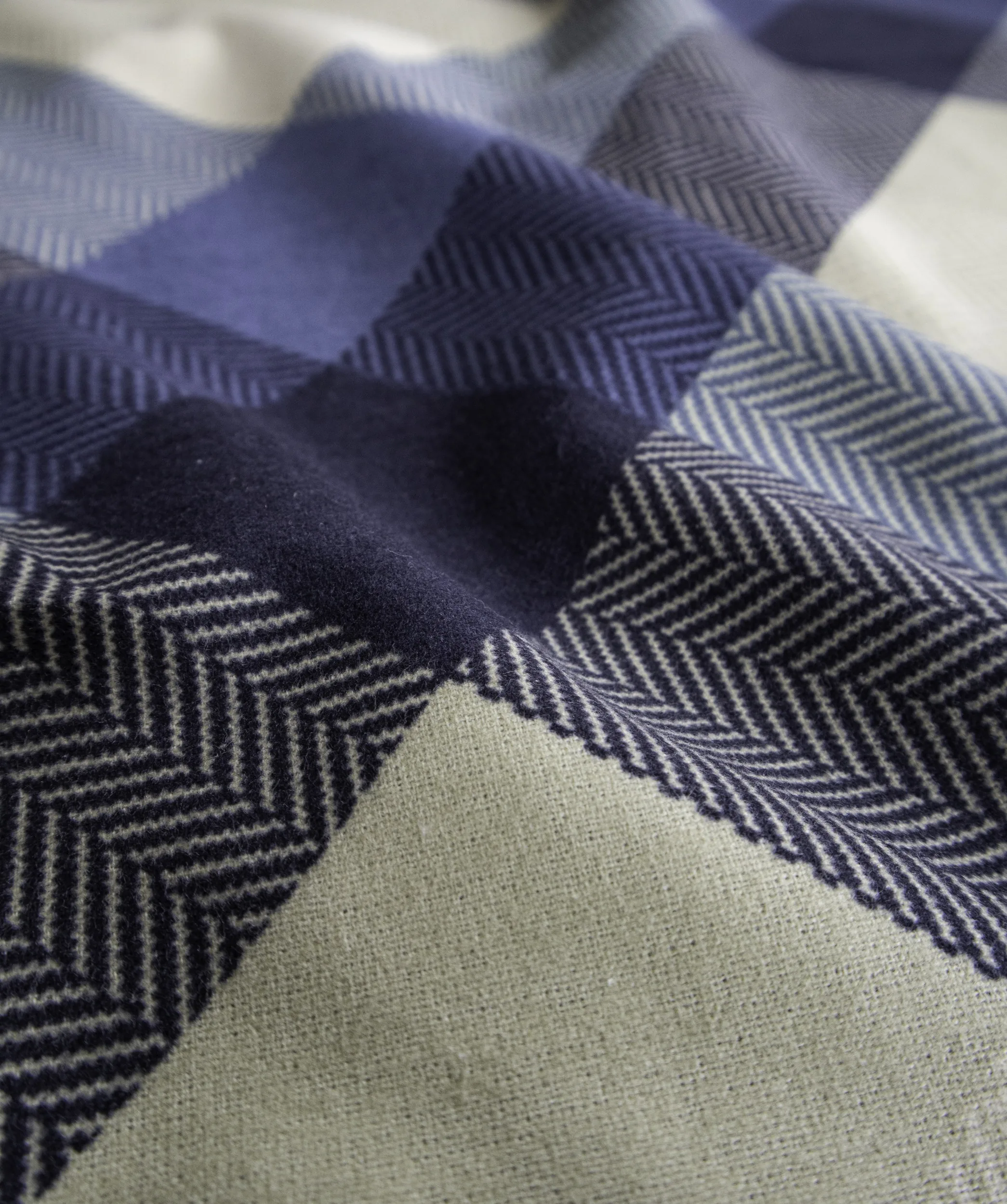 Aspen Blau – Material