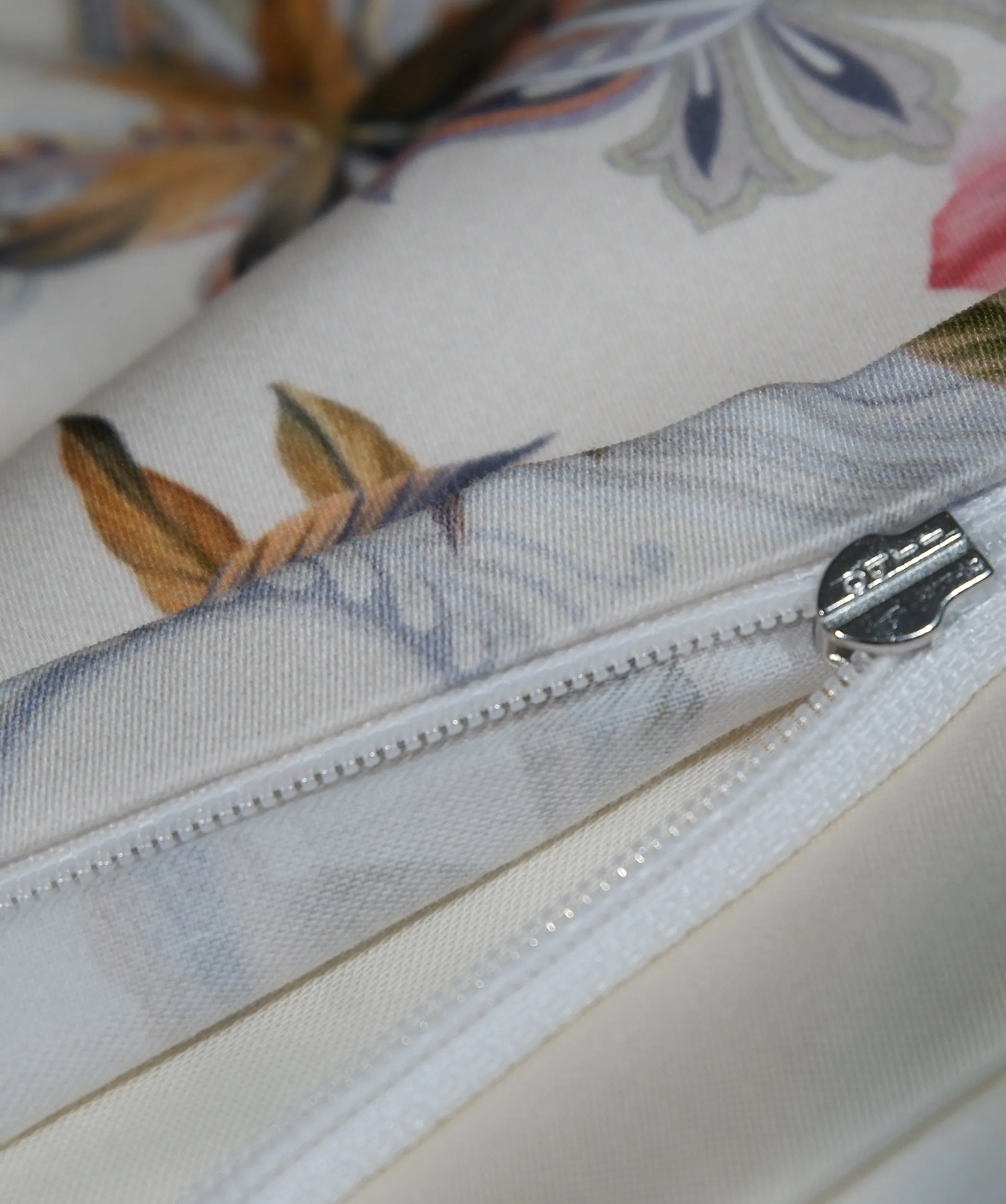 Bed Art S Creme – Detail Reißverschluss